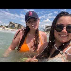 Meet your Posher, Abby